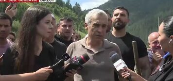 Călin Georgescu, în mijlocul sinistraţilor din Suceava: „În Postul Adormirii Maicii Domnului, românii se unesc pentru a-şi ajuta fraţii aflaţi în suferinţă”