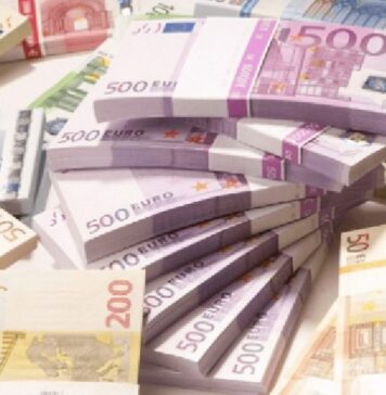 Euro trades at 5.0578 RON