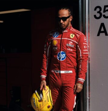 Ecclestone afirmă că Hamilton ar trebui să se retragă din Formula 1