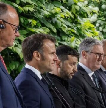 Robert Turcescu: „Ca să nu mai rămâie repetent și anul acesta, mam’mare Merz, mămițica Macron și tanti Starmer i-au explicat tânărului Volodimir cum să se comporte în Biroul Oval pe 18 august”