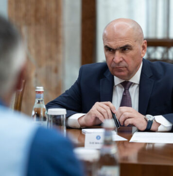 Bolojan a discutat cu reprezentanții sindicatelor, despre reforma administrației. Premierul insistă asupra necesității unei planificări corecte a personalului din administrație și a unui management responsabil al resurselor publice