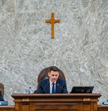 Abrudean: Bătălia politică a momentului – singura care contează – este între reformism și antireformism. Această coaliție trebuie să facă reforme în continuare sau altfel nu se mai justifică