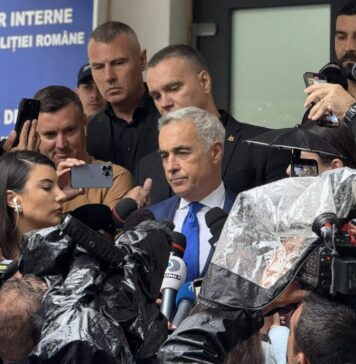 Călin Georgescu, după semnarea controlului judiciar: ”Sunt acuzat pentru că exist, prefer să fiu prigonit pentru credință. Nu o să mă lepăd de Hristos”