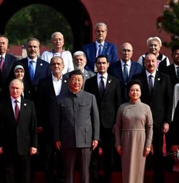 Scandal, după ce Adrian Năstase și Viorica Dăncilă au mers la parada din China. Reacția ministrului de Externe