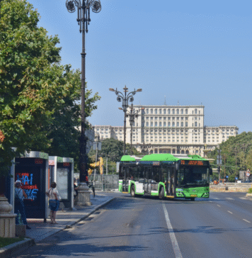 Evenimentul „The Color Run Night Amazing Tour 2025″ modifică sâmbătă 9 linii de transport public