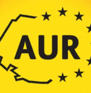 AUR a depus moțiune simplă împotriva ministrului Educației, Daniel David