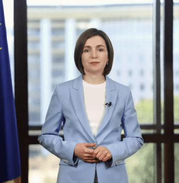 Moldovenii din diaspora, la vot. Prezență remarcabilă la urne în Italia. În Franța au fost organizate 26 de secții