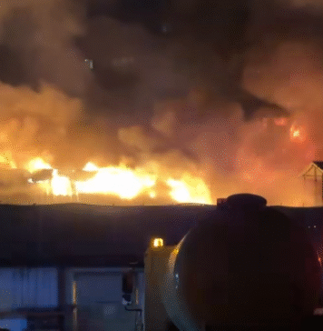 Rareș Hopincă, despre incendiul din Sectorul 2: Problema principală pentru bucureșteni, la acest moment, o reprezintă fumul dens și înecăcios