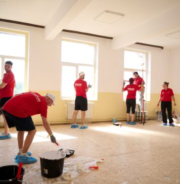 Asirom și companiile VIG din România au renovat într-o singură zi o școală primară din județul Giurgiu