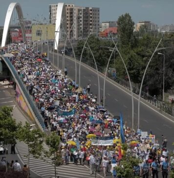 Nicuşor Dan anunţă că se întâlneşte cu sindicaliştii din Educaţie la ora 13:30, la Cotroceni / Peste 30.000 de profesori sunt așteptați, luni, la protestul național