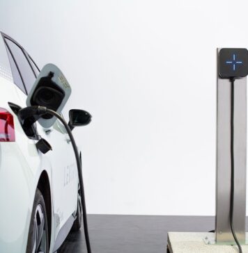 Piața auto electrică din România a crescut cu 89% în august 2025, chiar și în lipsa programului Rabla (analiză)