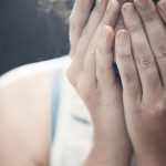 Două adolescente au ajuns în arest după ce au sechestrat și tâlhărit o fată de 14 ani.