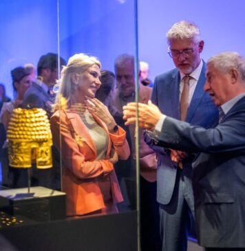 „Vor urma și alte obiecte de patrimoniu sau resurse naționale să fie „compensate” în același mod ca şi coiful şi brăţările dacice?”, se întreabă deputatul Dumitru Coarnă