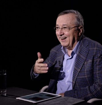 Cristoiu: O dronă s-a fâţâit vreo 50 de minute prin spaţiul nostru aerian, apoi şi-a văzut de treabă, s-a întors în Ucraina căci n-avea ce face pe aici; Pentru ea s-au ridicat patru avioane, două F-uri 16, o oră de zbor costă la fiecare 60.000 de euro, și după asta au venit și două Eurofighter nemțești, pentru care Oana Țoiu a mulțumit