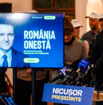 „În campanie candidatul Nicușor Dan ne vorbea despre România de mâine. Astăzi președintele Nicușor Dan ne spune, senin, ca România nu are un plan de țară. În campanie candidatul Nicușor Dan ne explica ce mult datorăm noi românilor din străinătate. Astăzi președintele Nicușor Dan ne spune, senin, că nu avem o strategie pentru diaspora”, spune Silviu Predoiu