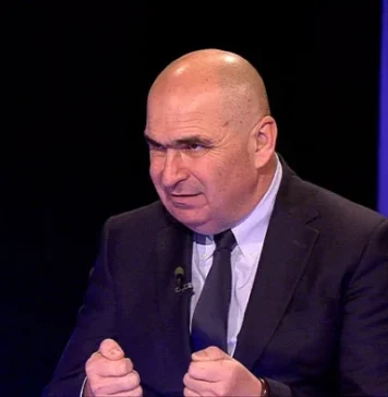 PSD, atac la „reforma” lui Bolojan: „A „salvat” bugetul ţării – a tăiat indemnizaţiile văduvelor şi veteranilor de război, în total 429 de persoane, şi a economisit „fabuloasa” sumă de…25.000 euro/an”