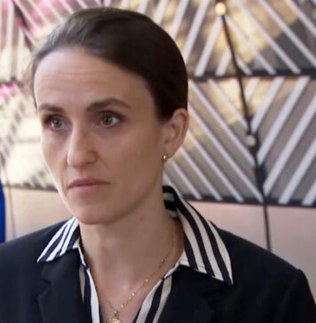 Cristoiu: Oanei Ţoiu îi mai lipseşte basmaua pe cap, nu depășește nivelul de viziune asupra lumii al unei colhoznice din Uniunea Sovietică dinainte de Al Doilea Război Mondial