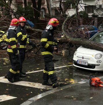 Peste 60 de intervenții ale pompierilor în București și Ilfov din cauza ploilor torențiale
