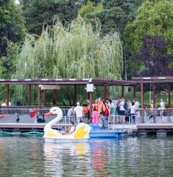 Ultimul weekend de plimbări cu barca în Parcul Drumul Taberei