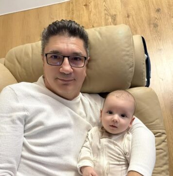 Europarlamentarul Luis Lazarus, prima fotografie a băiețelului său, Eric