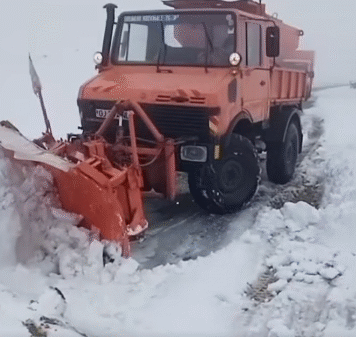 Transalpina rămâne închisă din cauza stratului de zăpadă care ajunge la 40 cm – VIDEO