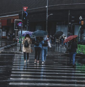 Vreme închisă și maxime de până la 17 grade în București, în următoarele zile