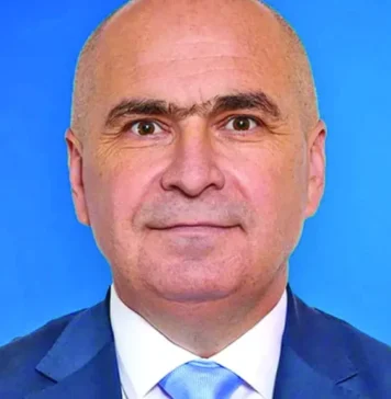 După tragedia din cartierul Rahova, grija lui Bolojan este să-și promoveze un interviu la radio (realitatea.net)