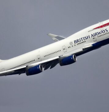 Aterizare de urgență la Otopeni: un avion British Airways a fost deviat din cauza fumului la bord. Patru pasageri, posibil intoxicați