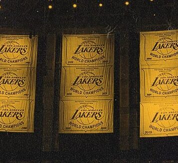 NBA aprobă vânzarea record a clubului Los Angeles Lakers