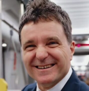 Cristoiu: „Este pentru prima dată când un conducător al României stârnește milă, niciun preşedinte de până acum nu a fost atât de ridicol, practic compromite funcţia de preşedinte”