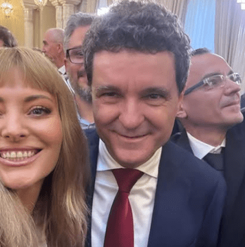 Ingrid Mocanu: „Vrem austeritate, dar doar pentru căței! Pentru doamna Delia nu este cu austeritate, la dânsa este cu „tain” pe bază de sarmale de la Cotroceni. E frumos la festival la Oradia”