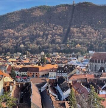Vacanța de toamnă a copiilor: familiile aleg Brașovul și stațiunile montane, cu tarife între 150 și 700 de lei pe noapte
