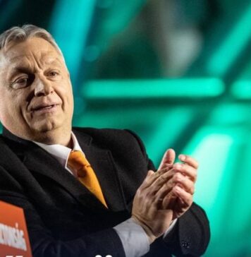 „România și ai ei guvernanți, umiliți de Viktor Orban pe propriul pământ – ţara noastră, comparată cu o „căpiță de fân cam strâmbă care trebuie îndreptată”, scrie jurnalistul Bogdan Tiberiu Iacob