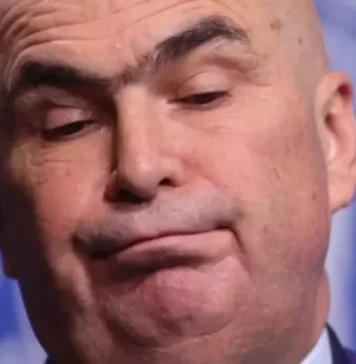 Blocul din Rahova care a sărit în aer poate să mai aştepte, Bolojan are preocupări să măsoare radiaţiile electromagnetice din Palatul Victoria