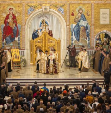 Patriarhia Română: Accesul pelerinilor în Sfântul Altar al Catedralei Naționale nu a fost oprit