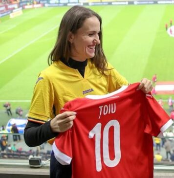 Ţoiu se dă microbistă, căci e de „bonton” să pozezi în tricoul naţionalei, dar nu ştie ce înseamnă poziţie de „offside” (realitatea.net)