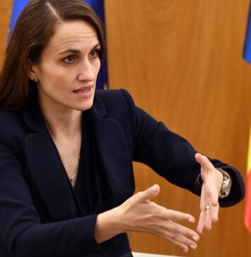 Anca Alexandrescu: „11 zile a stat Țoiu în America, din 18 septembrie până în 29, și n-a primit-o nimeni; acum nici nu a anunţat oficial că merge în America”