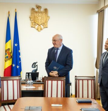 Noii miniștri din Guvernul de la Chișinău au fost prezentați echipelor de la ministere