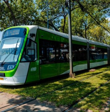 Angajat al STB, surprins că sustrăgea carburant din autocisterna pe care o conducea