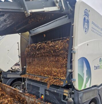 Primăria Sectorului 6 spune că adună 7 tone de frunze pe zi