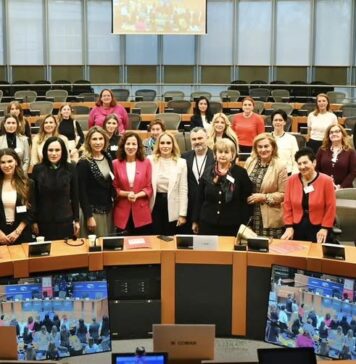 Gabriela Firea: Solicitări concrete din partea româncelor la adresa Comisiei Europene, pentru prevenirea și combaterea violenței domestice. Au murit destule femei, 52 doar până astăzi, în România!