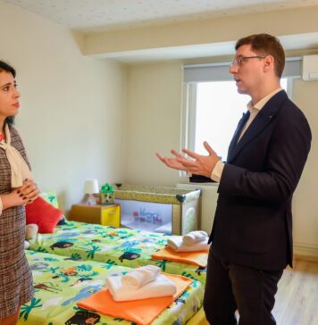 Victor Negrescu: Astăzi am vizitat Casa Ronald McDonald din București, un loc care de 27 de ani în România înseamnă sprijin, căldură și un acoperiș sigur