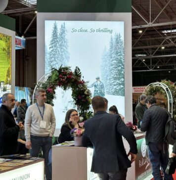 Târgul de Turism al României II: 12.000 de vizitatori şi-au găsit vacanţele perfecte