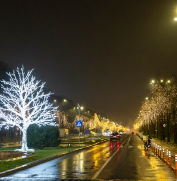 𝐀𝐬𝐭𝐚̆𝐳𝐢 𝐬𝐞 𝐚𝐩𝐫𝐢𝐧𝐝 𝐥𝐮𝐦𝐢𝐧𝐢𝐭̦𝐞𝐥𝐞 𝐝𝐞 𝐬𝐚̆𝐫𝐛𝐚̆𝐭𝐨𝐫𝐢 𝐢̂𝐧 𝐁𝐮𝐜𝐮𝐫𝐞𝐬̦𝐭𝐢