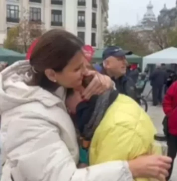 Anca Alexandrescu: „Cel mai important lucru pentru poporul român este să fie iubit. Merg acolo să fac ordine”. Suveraniștii strâng semnături pentru candidatul independent la Capitală