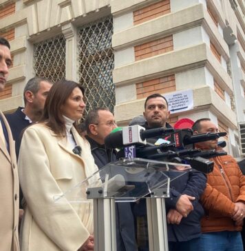 Anca Alexandrescu și-a depus candidatura la Primăria Generală, susținută de George Simion: „Am avut 25.000 de semnături, le mulțumesc tuturor”