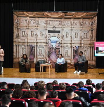 Campania „Despre Dinți” continuă în liceele din Sectorul 1: peste 400 de elevi au participat la primele sesiuni educaționale dedicate sănătății orale și unui stil de viață echilibrat