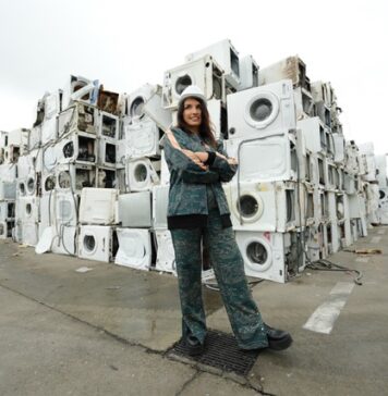 Explozie de cumpărături, munți de deșeuri: fața nevăzută a Black Friday în România