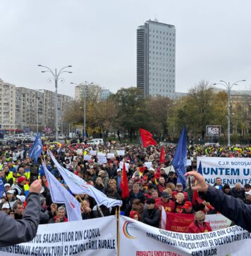FOTO/VIDEO Protest de amploare în București. Sindicaliști: ”Guvernul a transformat sărăcirea populației într-o politică de stat”