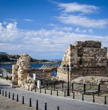 Noi reguli de circulație în Bulgaria. Amenzile trebuie plătite IMEDIAT, prin card bancar, la polițiștii cu POS sau la cel mai apropiat automat de plată